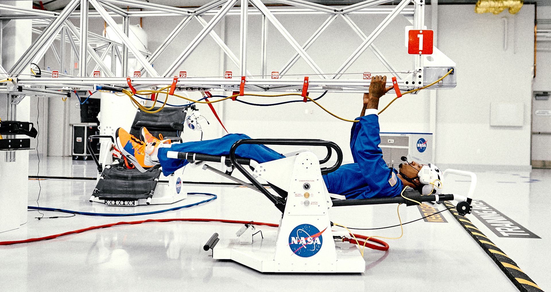 Erfahre mehr über das Design: PG3 X NASA. Nike SNEAKRS DE Erfahre mehr über das Design: PG3 X NASA. Nike SNEAKRS DE