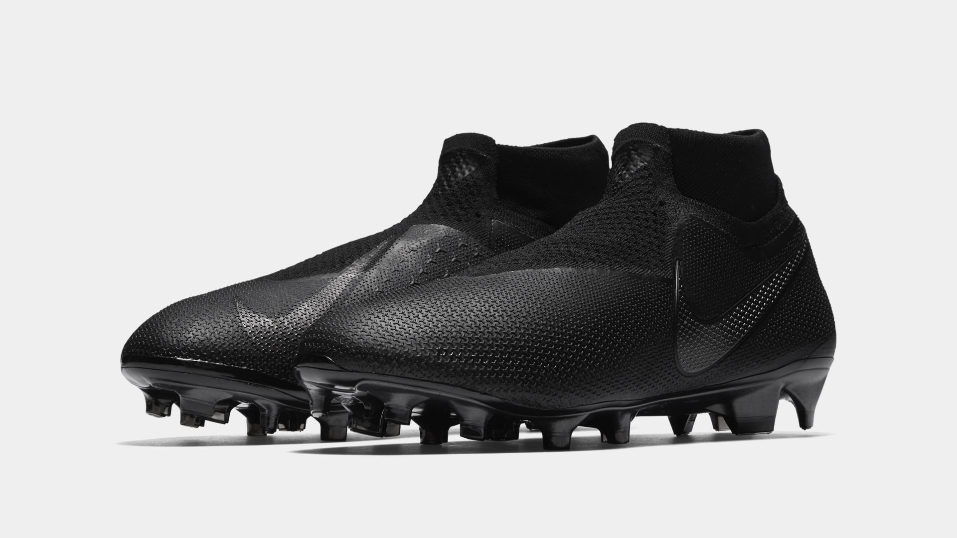 nike ghost cleats