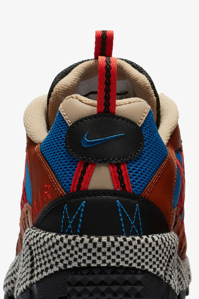 nike air humara dark russet