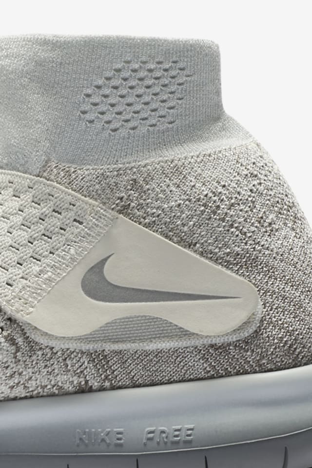 Women S Nike Free Rn Motion Flyknit 2017 Sail Light Bone Release Date Nike Snkrs