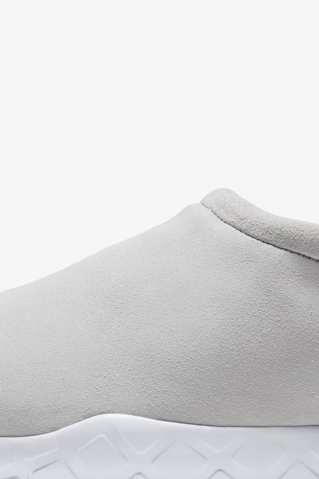 ナイキ エア モック ウルトラ Off White Nike Snkrs Jp