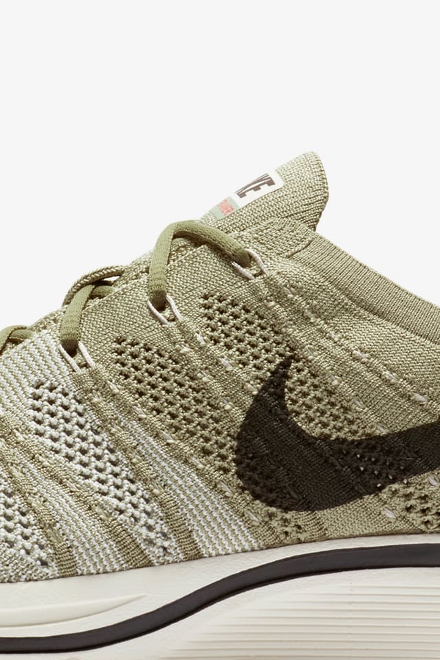 nike flyknit trainer neutral olive