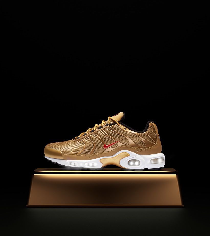 Nike Air Max Plus 'Metallic Gold 