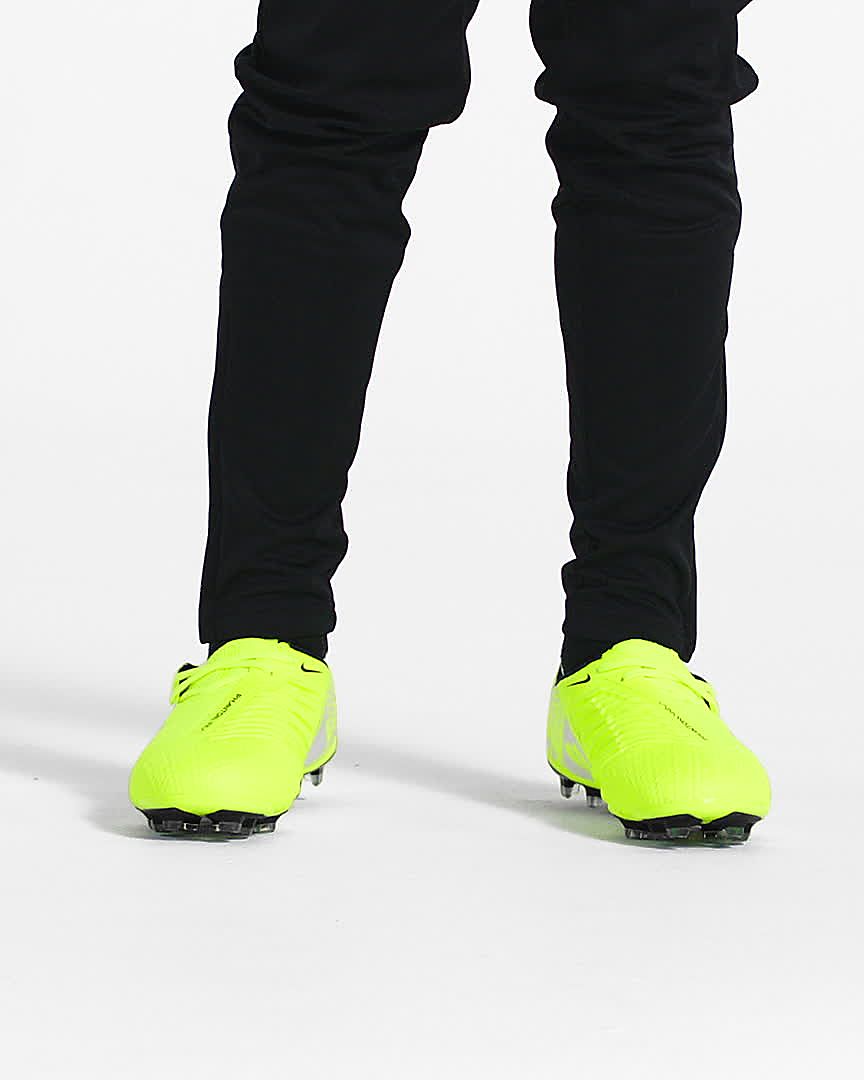 Nike Phantom Vision Soccer Shoes & Cleats SoccerMaster.com
